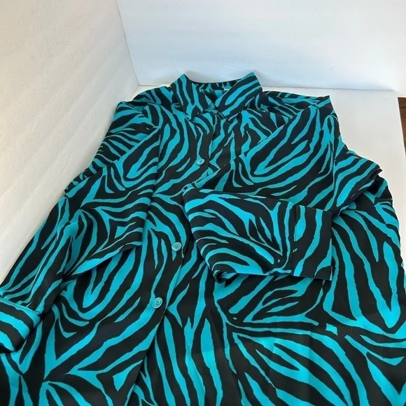 NWOT Susan Graver Teal/Black Animal Print Blouse - Picture 4 of 9
